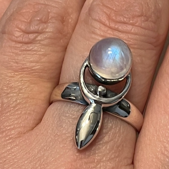 925 STERLING SILVER GODDESS WITH MOONSTONE RING VARIOUS SIZES - Picture 2 of 7